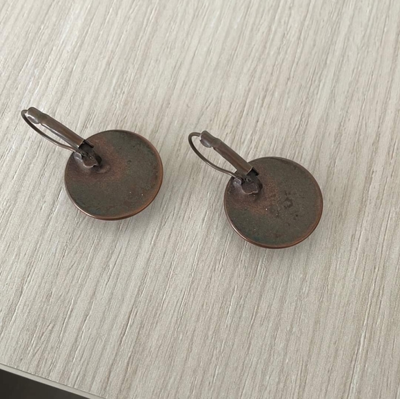 Beautiful earrings - Picture 2 of 3